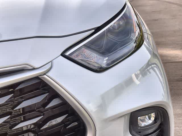 Used 2022 Toyota Highlander XLE AWD/4WD image 24