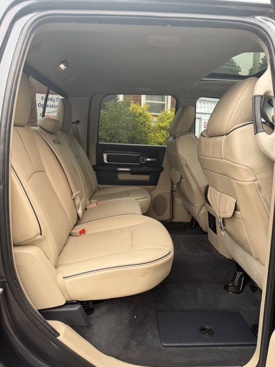 Used 2018 RAM 1500 Limited AWD/4WD image 11