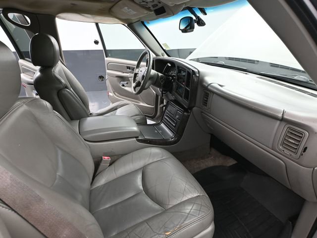 Used 2006 GMC Sierra 1500 Denali w/ Onstar Plus Package image 47