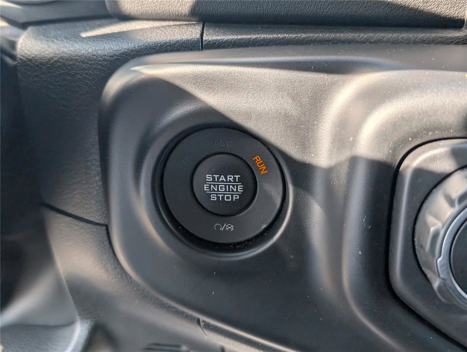 Used 2022 Jeep Gladiator Overland w/ Popular Equipment Package image 22