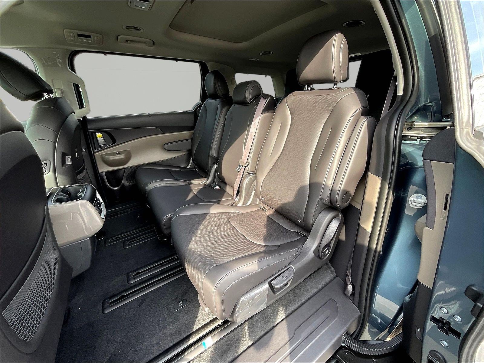 New 2027 Kia Carnival Hybrid FWD image 18