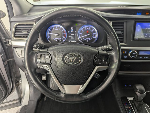 Used 2015 Toyota Highlander XLE image 14