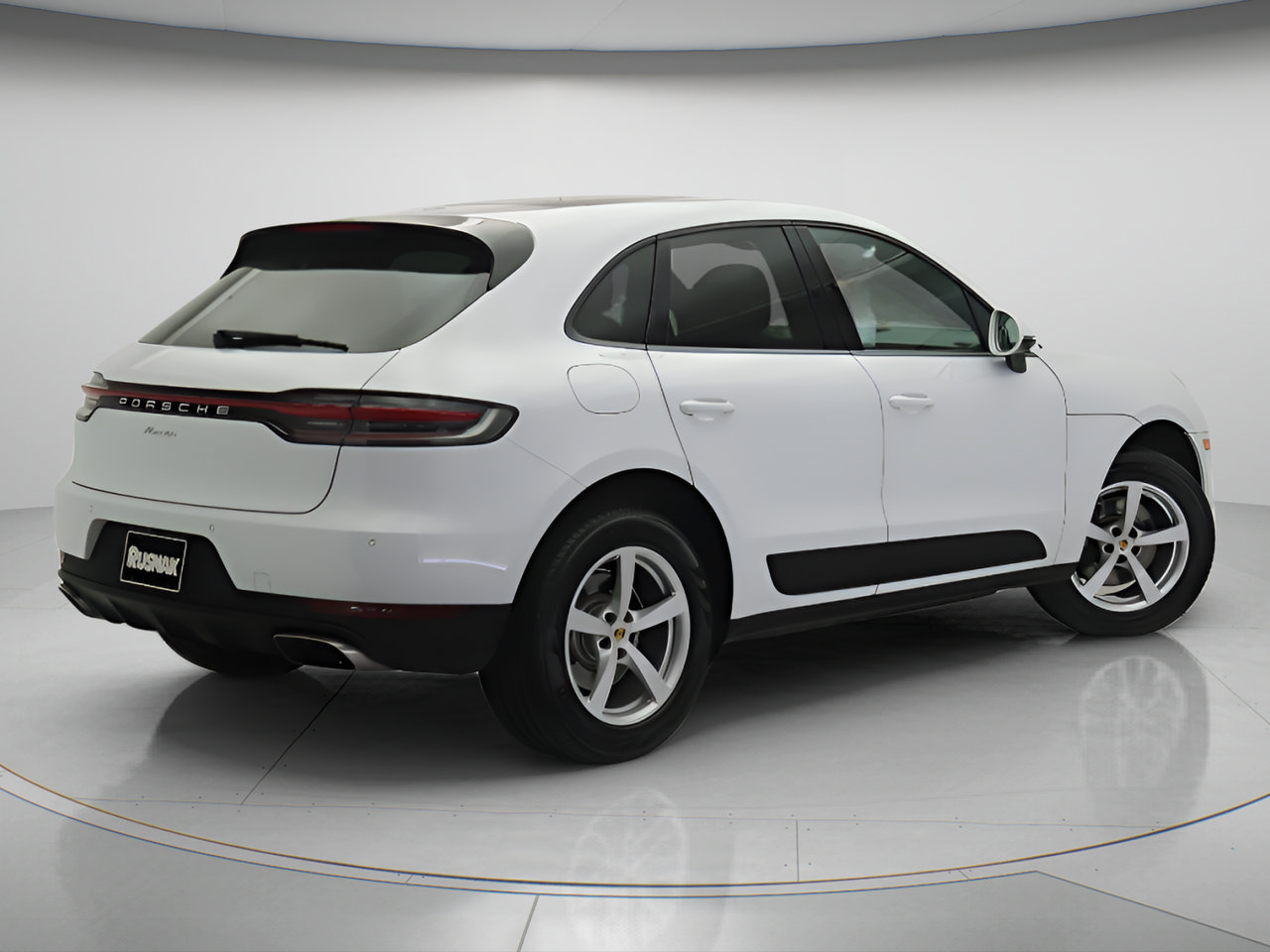 Used 2020 Porsche Macan AWD/4WD image 4