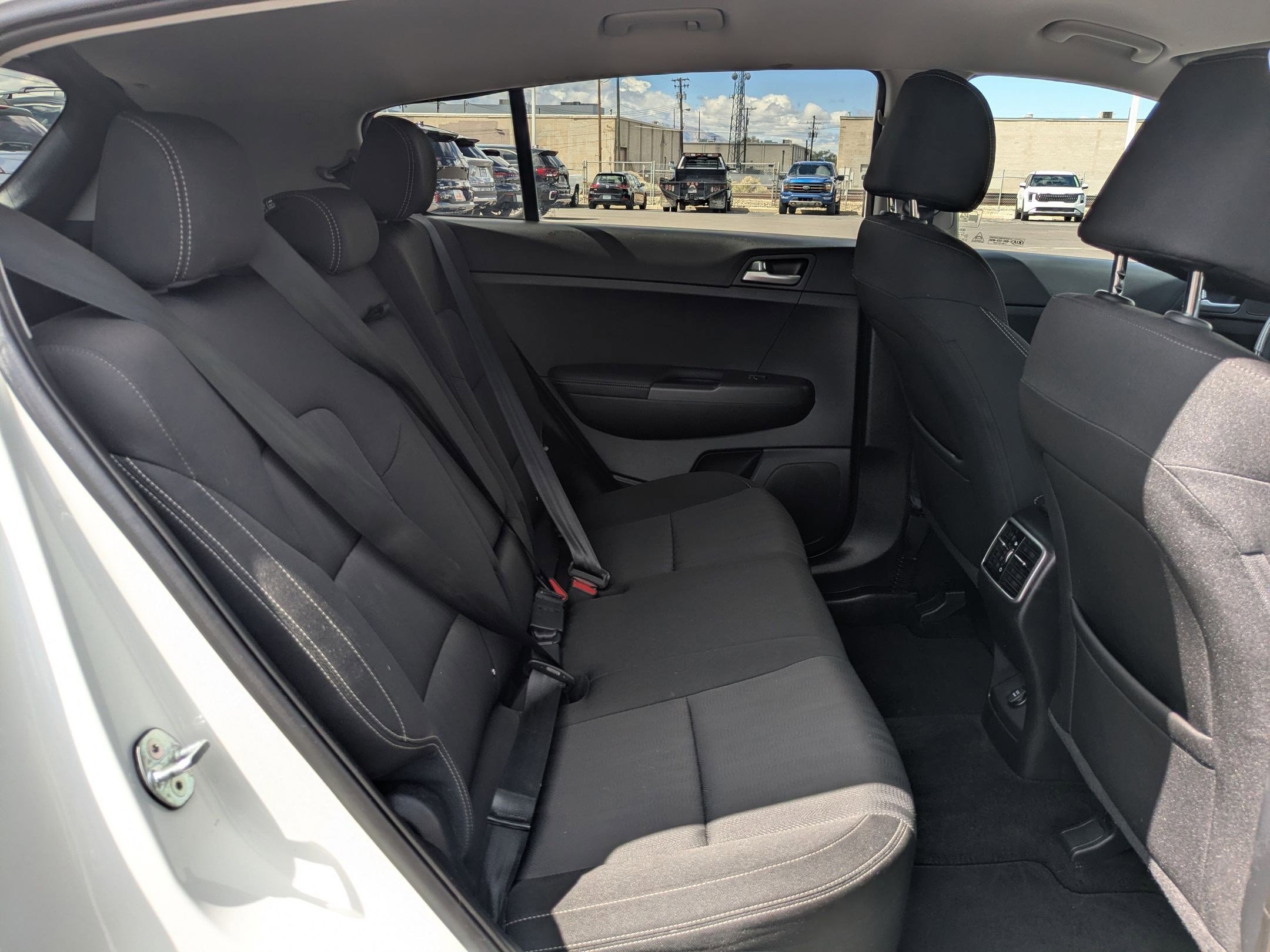 Used 2020 Kia Sportage LX image 25