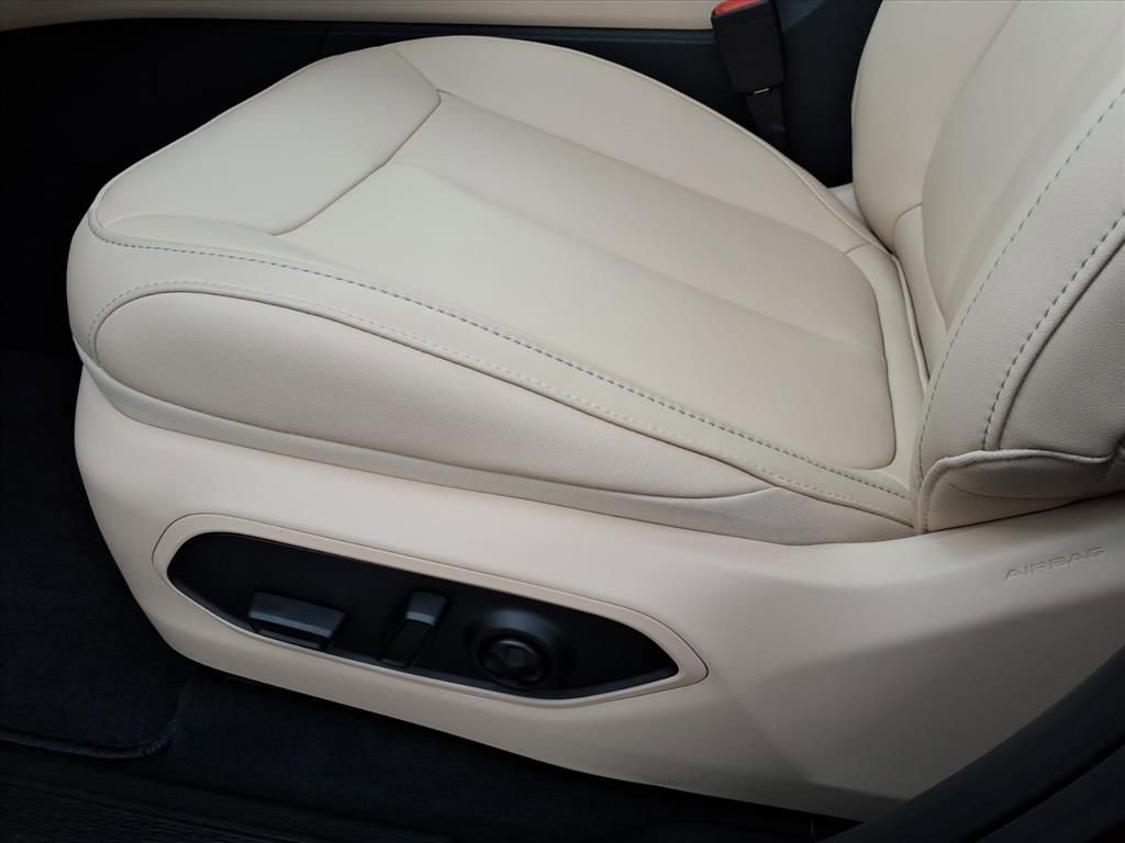 New 2025 Jeep Grand Cherokee Limited image 15