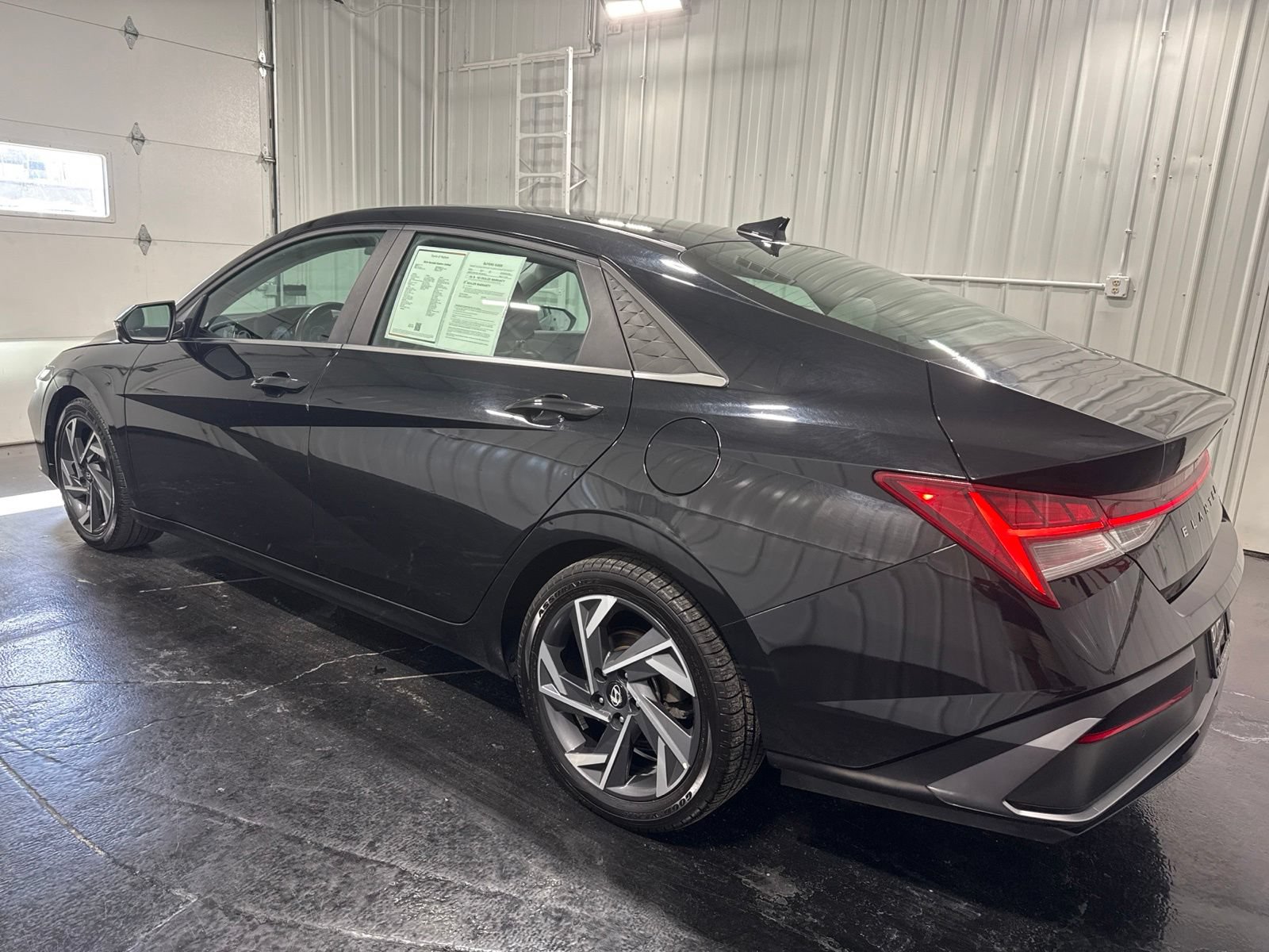 Used 2024 Hyundai Elantra Limited FWD image 2