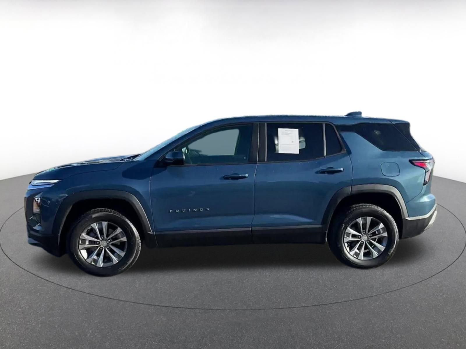 Used 2025 Chevrolet Equinox LT image 9