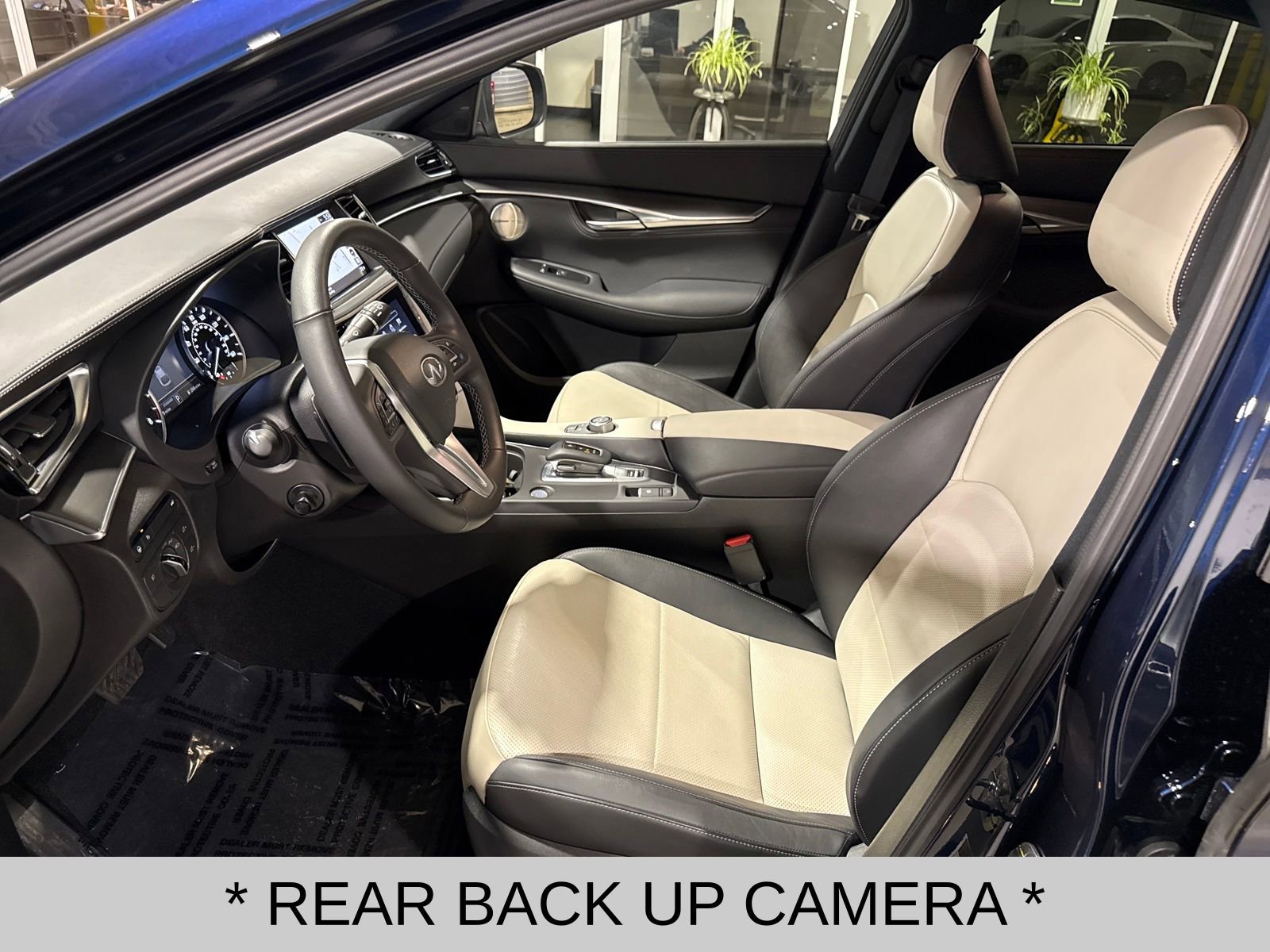 Certified 2025 INFINITI QX55 Essential image 9