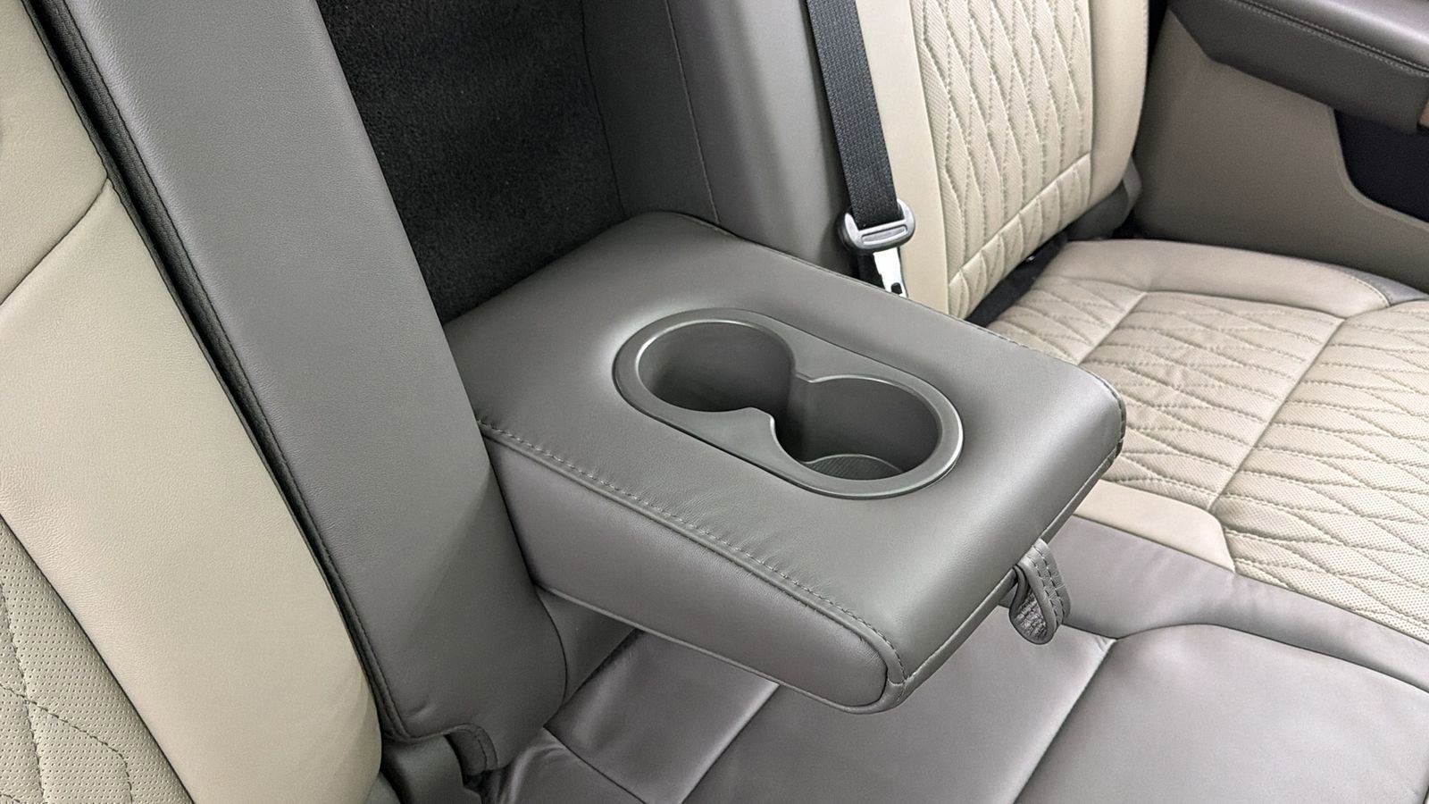 Used 2026 Ford F450 Platinum w/ Platinum Plus Package image 44