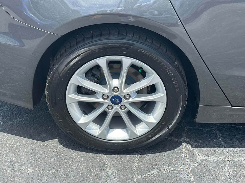 Certified 2020 Ford Fusion SE FWD image 17