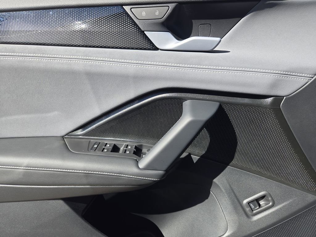 New 2026 Volkswagen Tiguan SE image 19