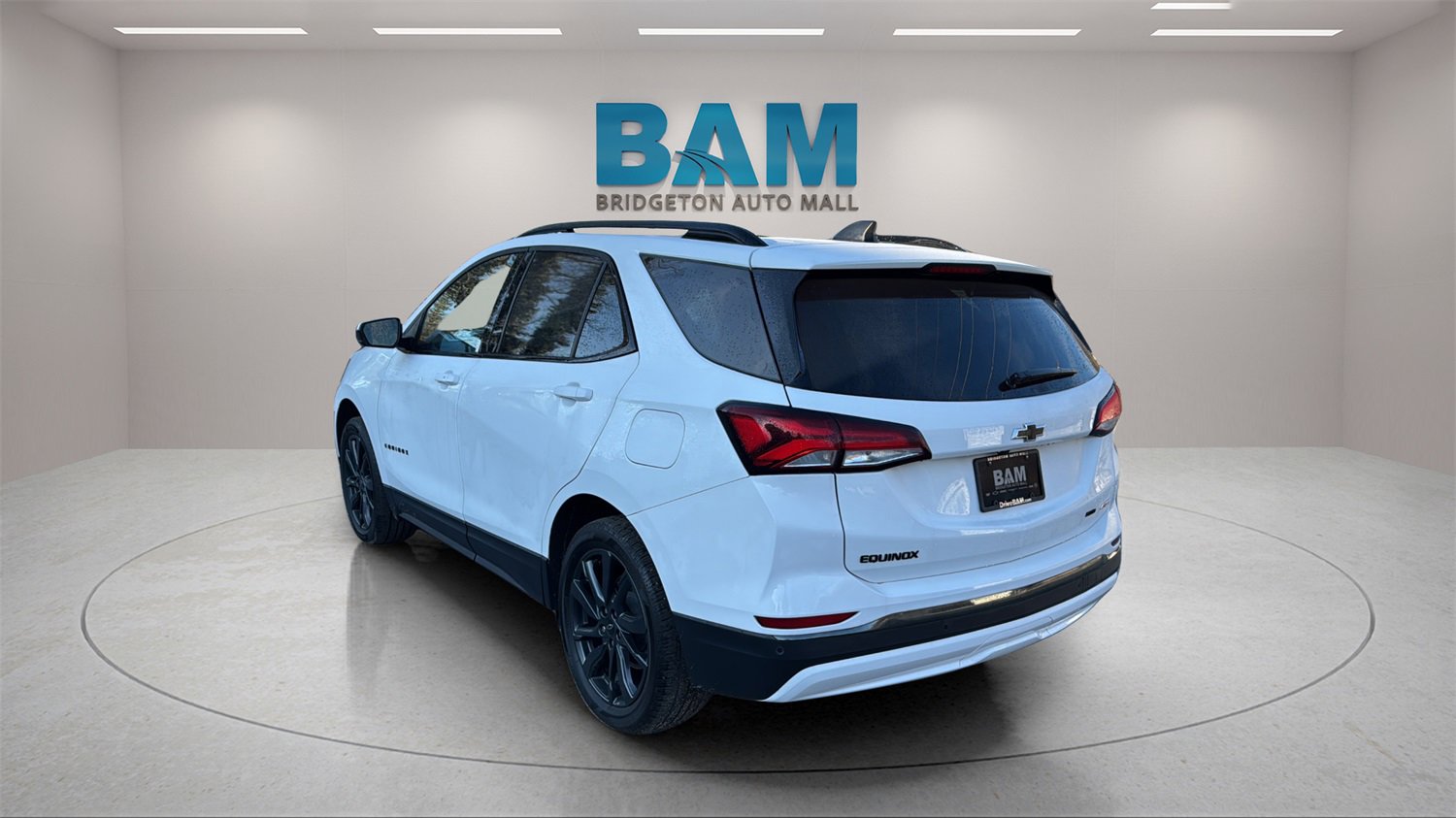 Used 2022 Chevrolet Equinox RS w/ LPO, Floor Liner Package image 5