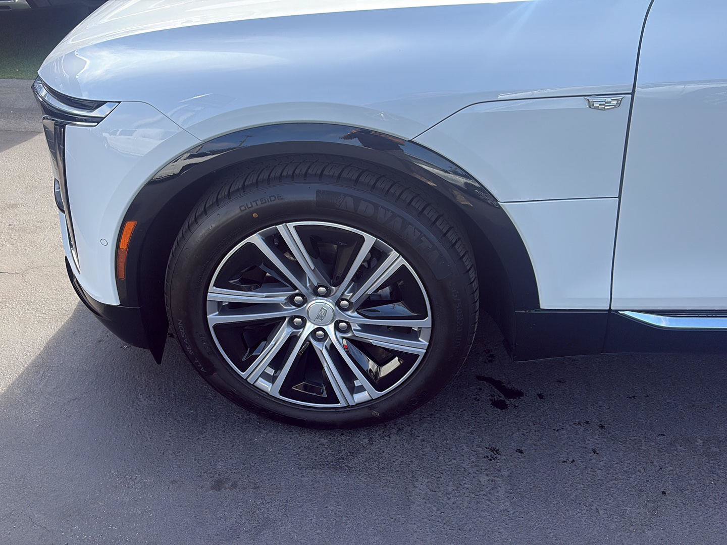 Used 2024 Cadillac Lyriq Luxury AWD/4WD image 23