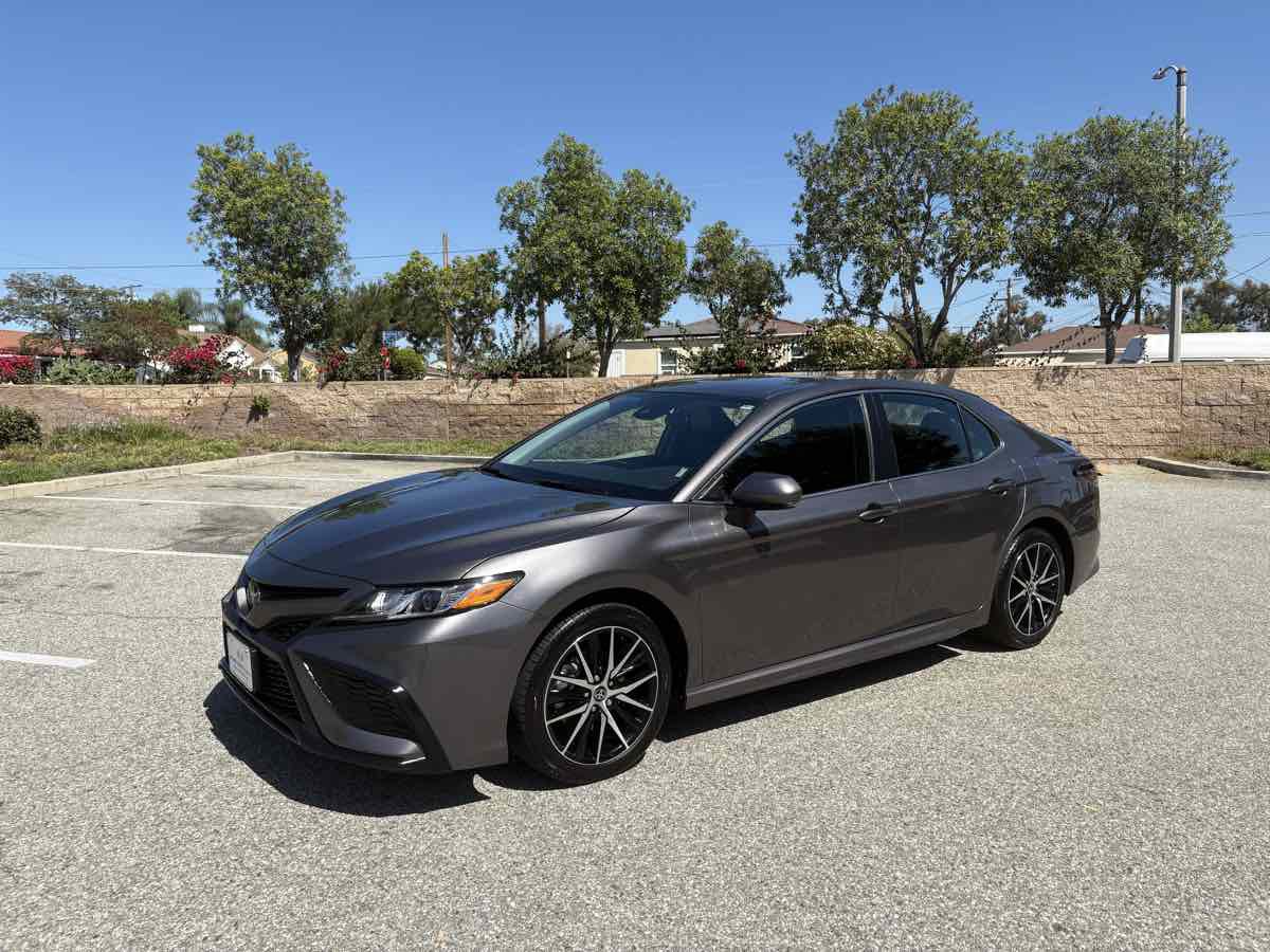 Used 2024 Toyota Camry SE image 7