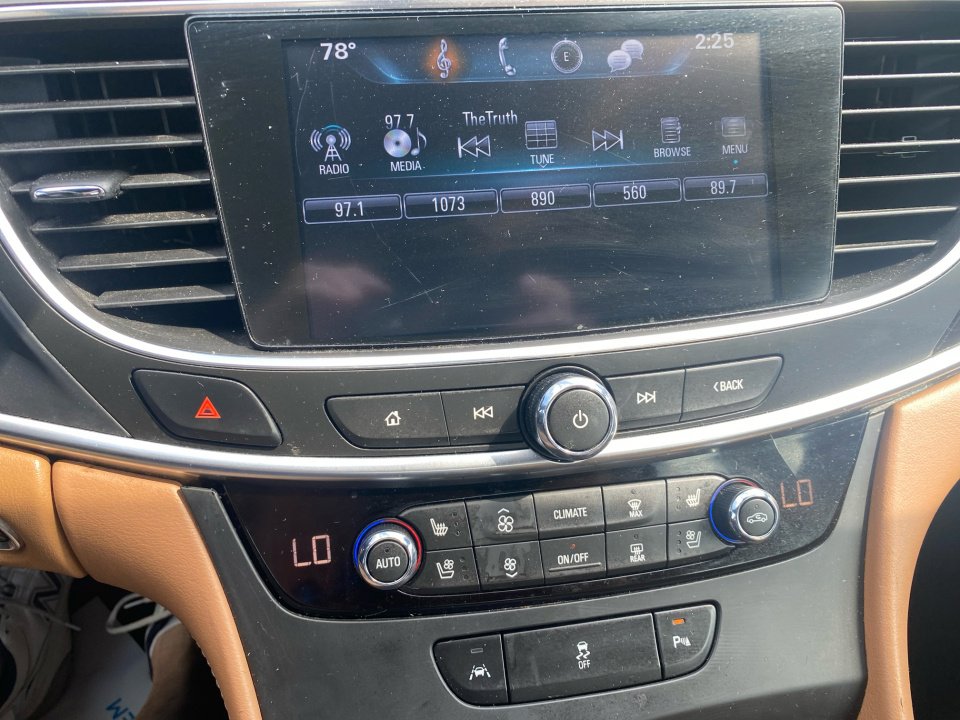 Used 2017 Buick LaCrosse Premium image 20