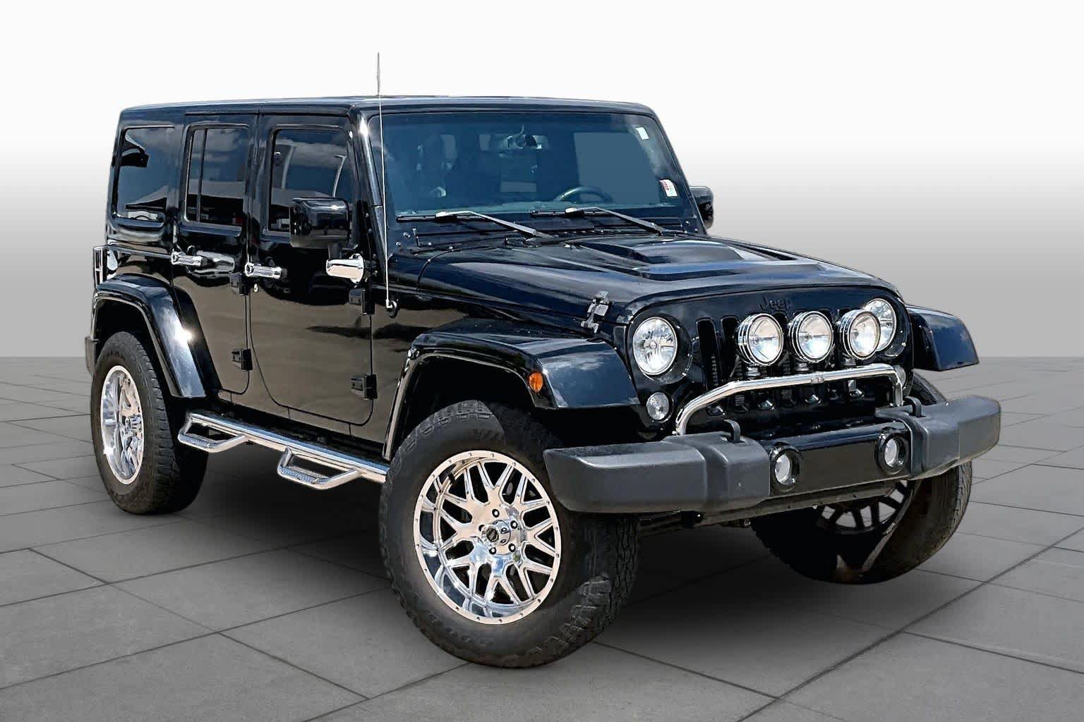 Used 2015 Jeep Wrangler Unlimited Sahara AWD/4WD image 3