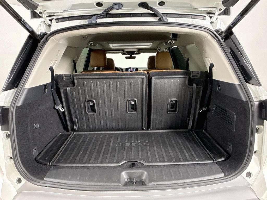 Used 2023 Nissan Pathfinder Platinum AWD/4WD image 31