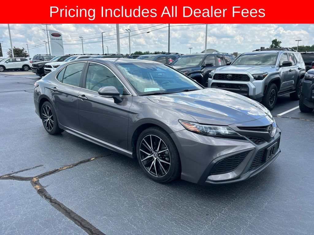 Used 2022 Toyota Camry SE FWD image 19