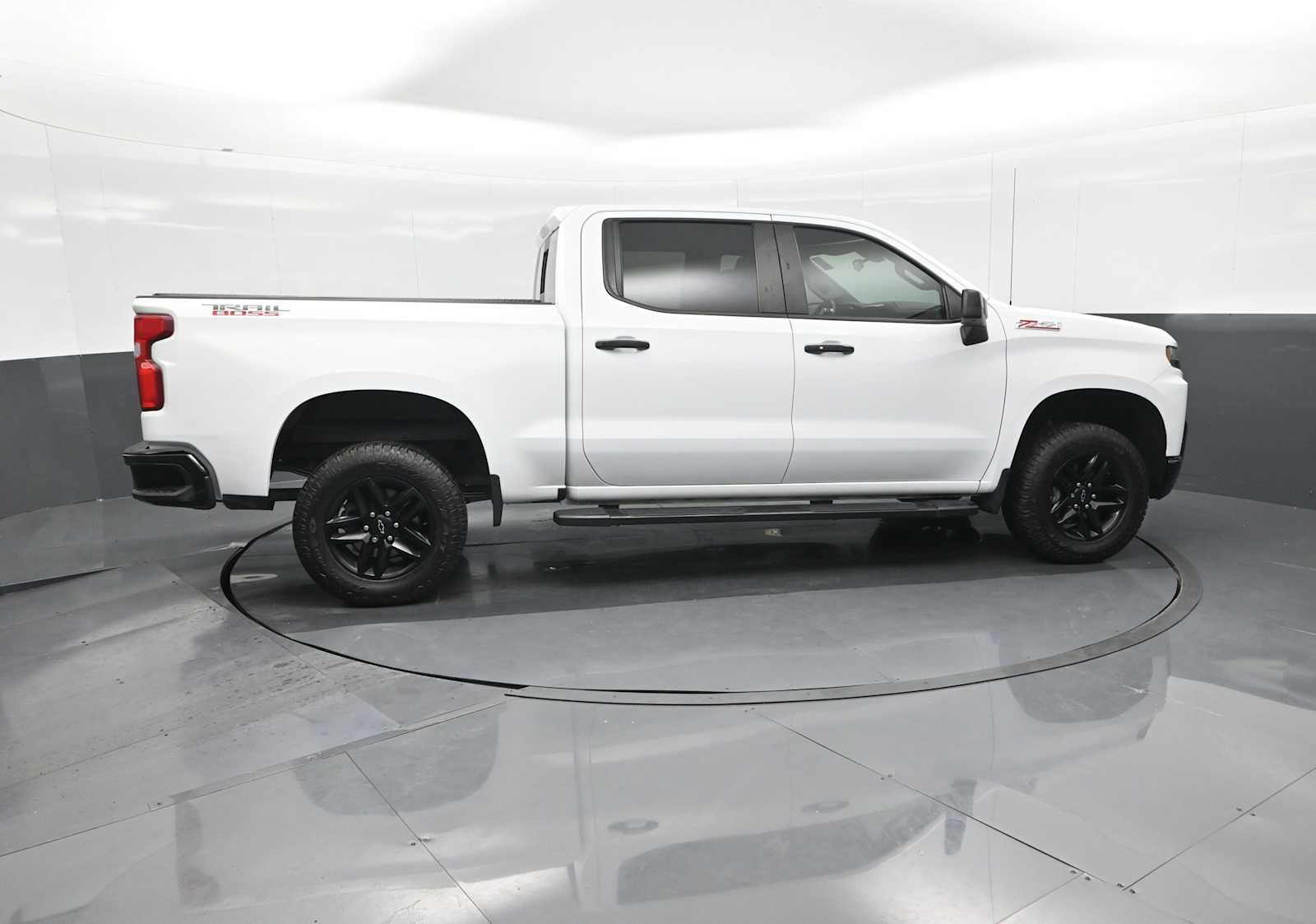 Used 2021 Chevrolet Silverado 1500 LT Trail Boss w/ Convenience Package II image 8