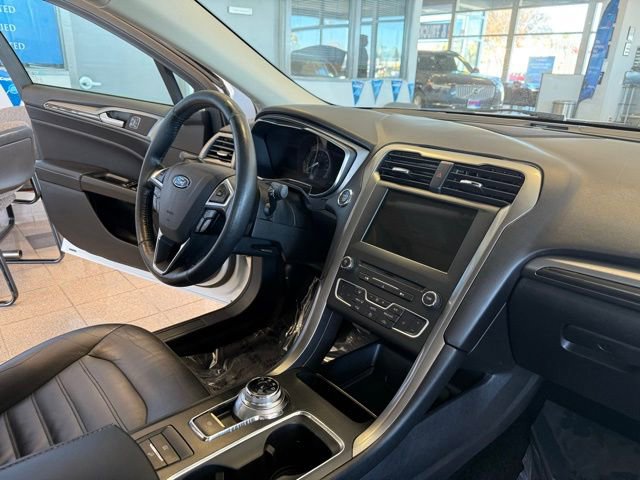 Used 2017 Ford Fusion SE w/ Equipment Group 602A image 27