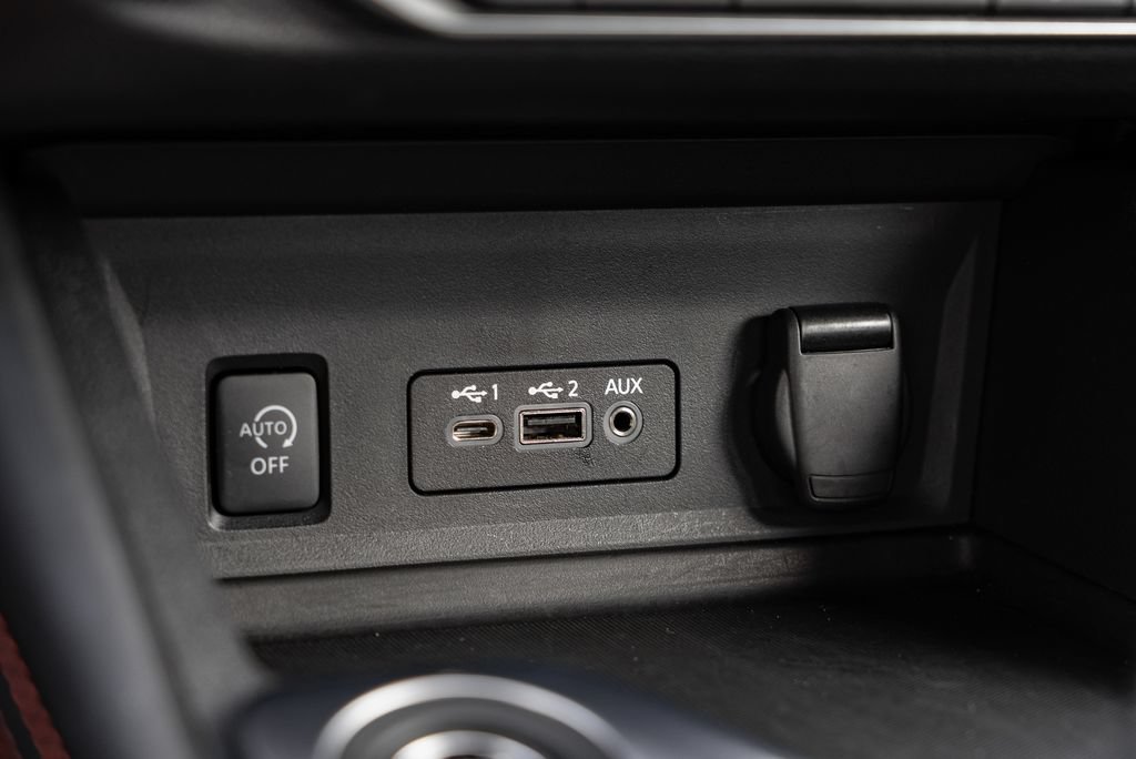 Certified 2025 Nissan Sentra SR w/ SR Premium Package FWD image 19