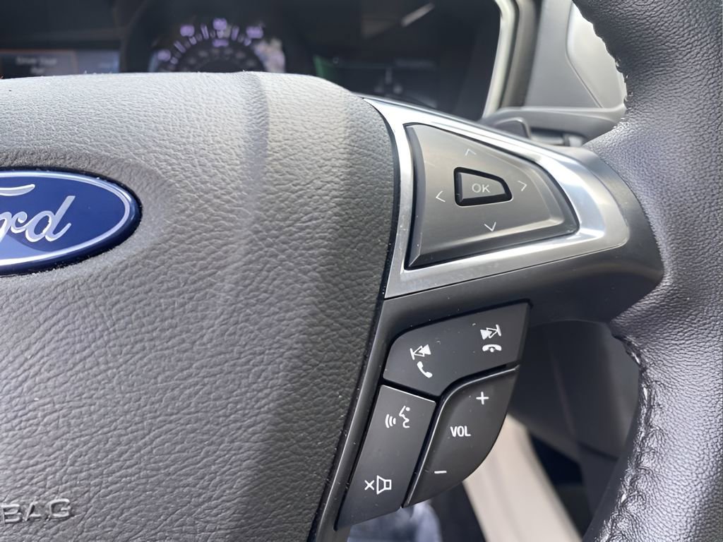 Used 2019 Ford Fusion SEL image 16