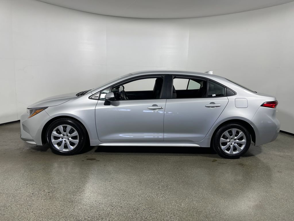 Used 2024 Toyota Corolla LE FWD image 8