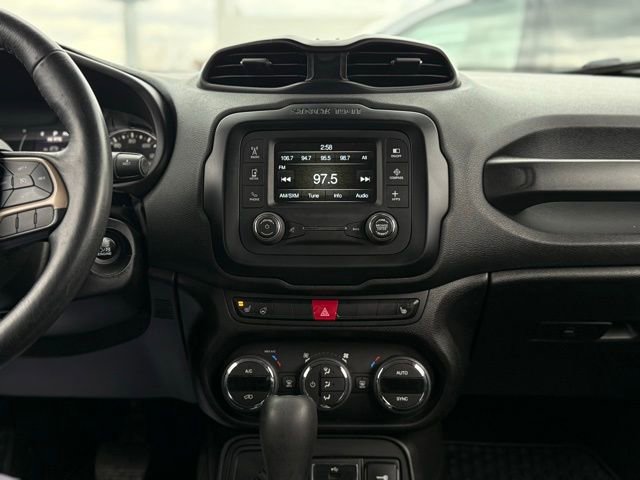 Used 2017 Jeep Renegade Latitude w/ Popular Equipment Group image 24