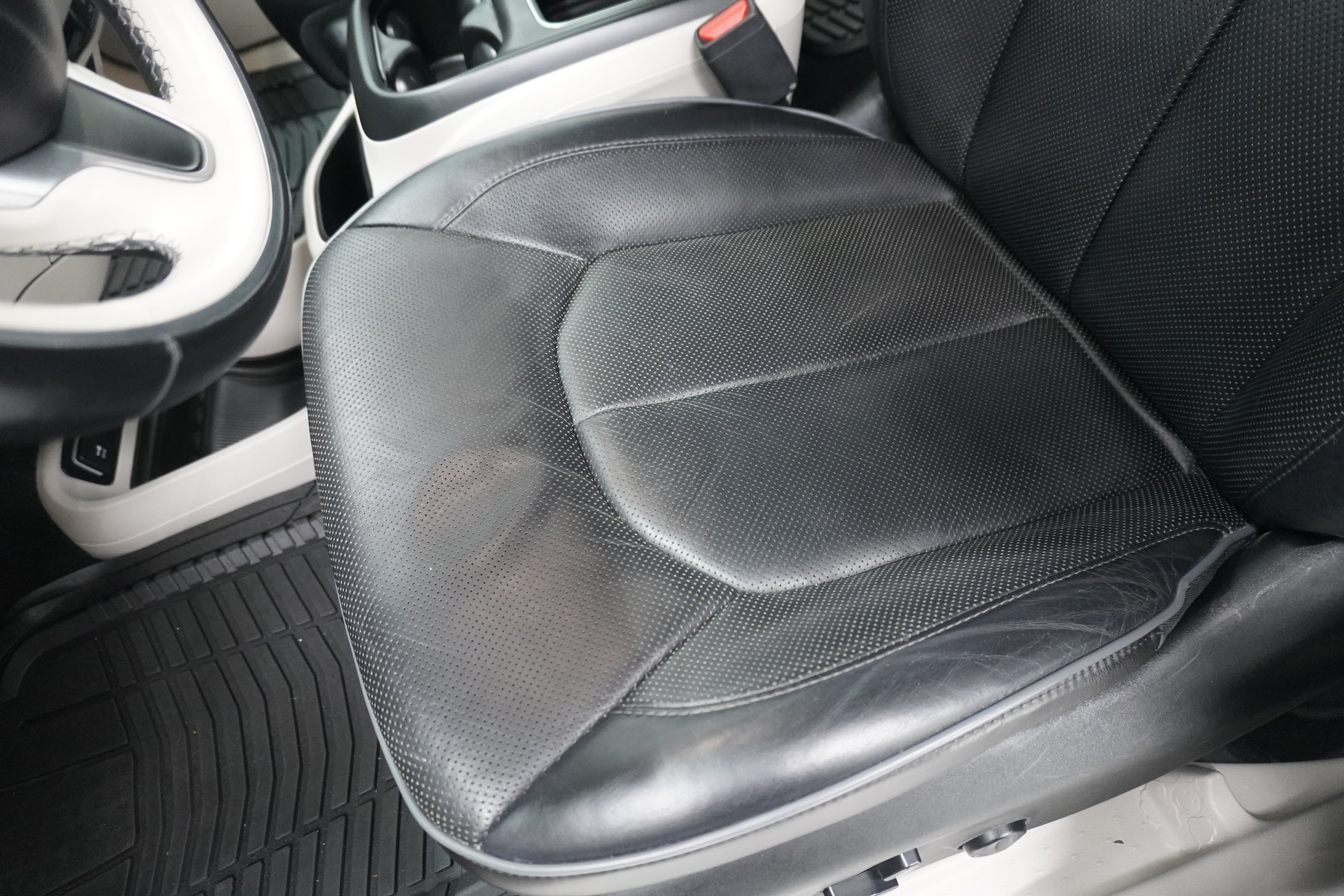 Used 2018 Chrysler Pacifica Limited FWD image 9