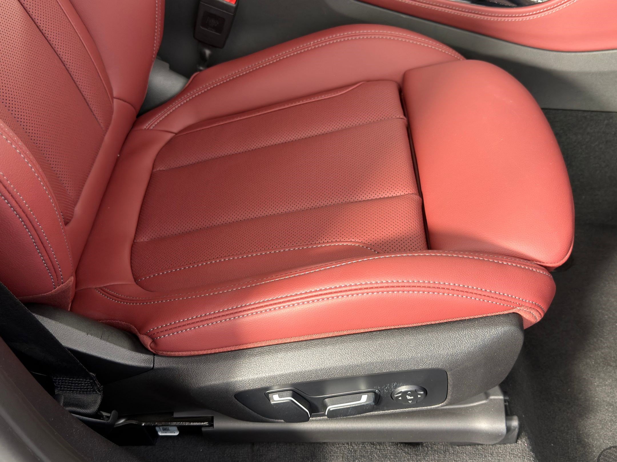 New 2025 BMW X4 M40i w/ Premium Package image 35