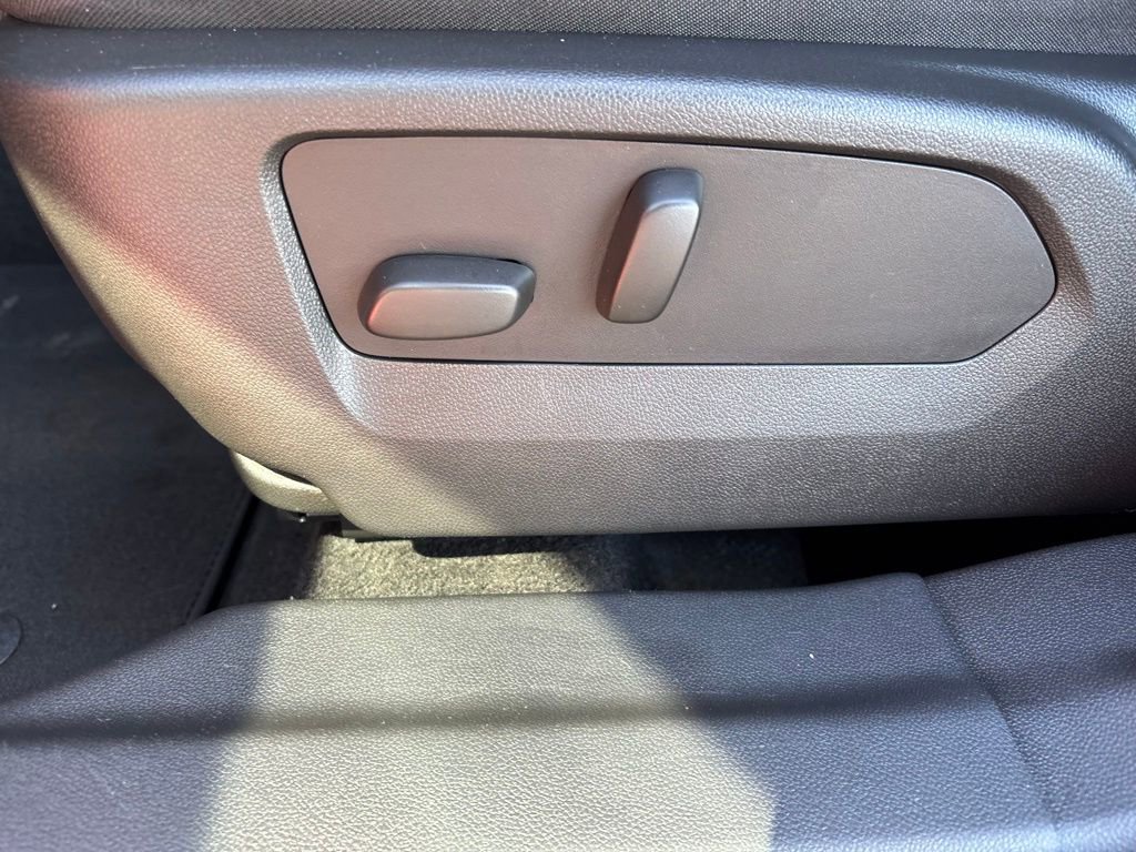 Used 2023 Buick Envision Essence image 14