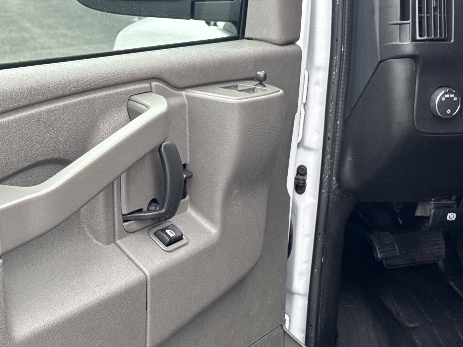 Used 2024 GMC Savana 2500 Work Van w/ Driver Convenience Package image 19