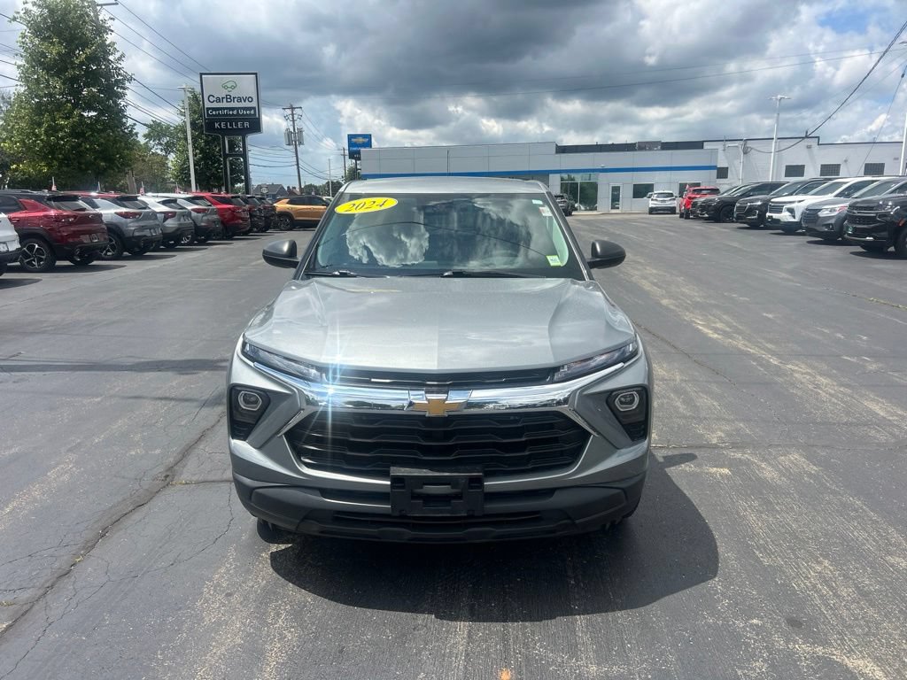 Certified 2024 Chevrolet TrailBlazer LS w/ LS Convenience Package FWD image 3