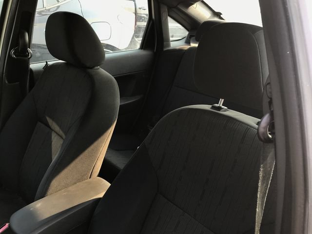 Used 2010 Ford Focus SE FWD image 5
