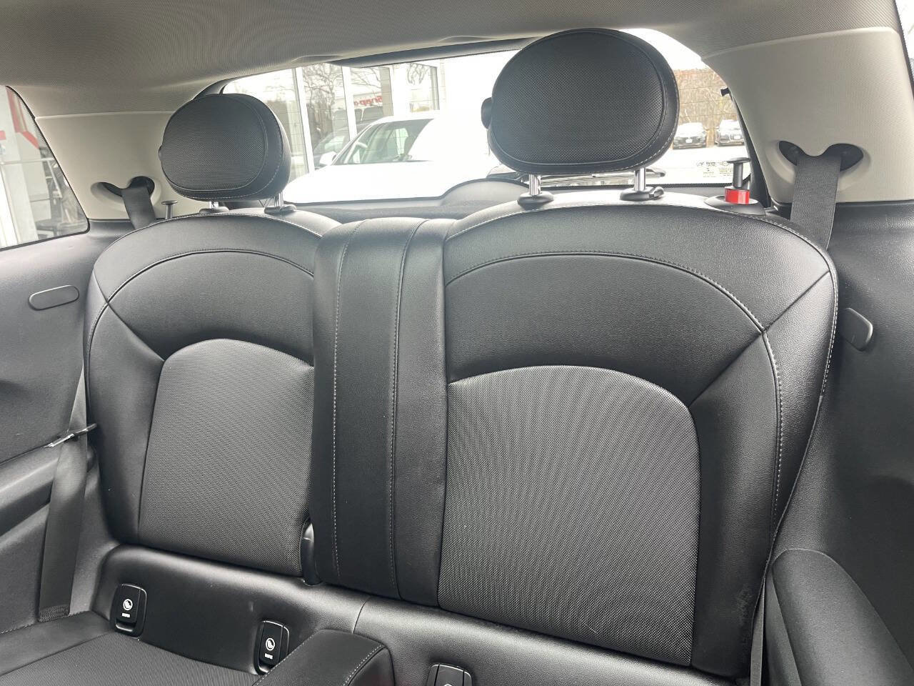 Used 2015 MINI Cooper 2-Door Hardtop image 19