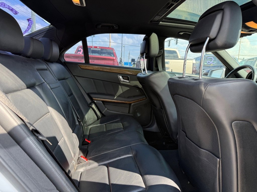 Used 2010 Mercedes-Benz E 350 4MATIC Sedan image 11