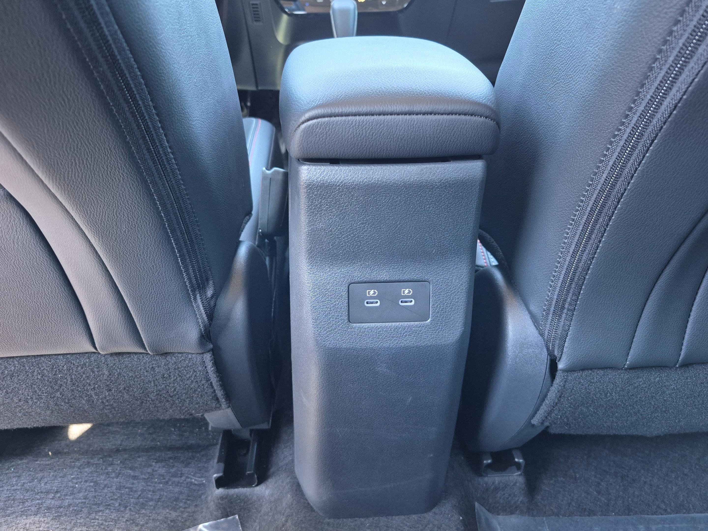 Certified 2025 Nissan Kicks SR FWD image 16