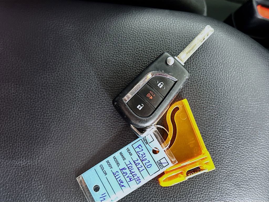 Used 2021 Toyota RAV4 LE image 32