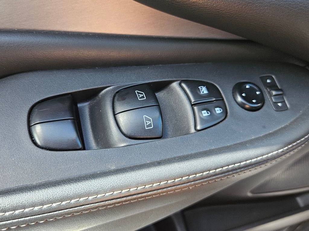 Used 2023 Nissan Murano SV image 33