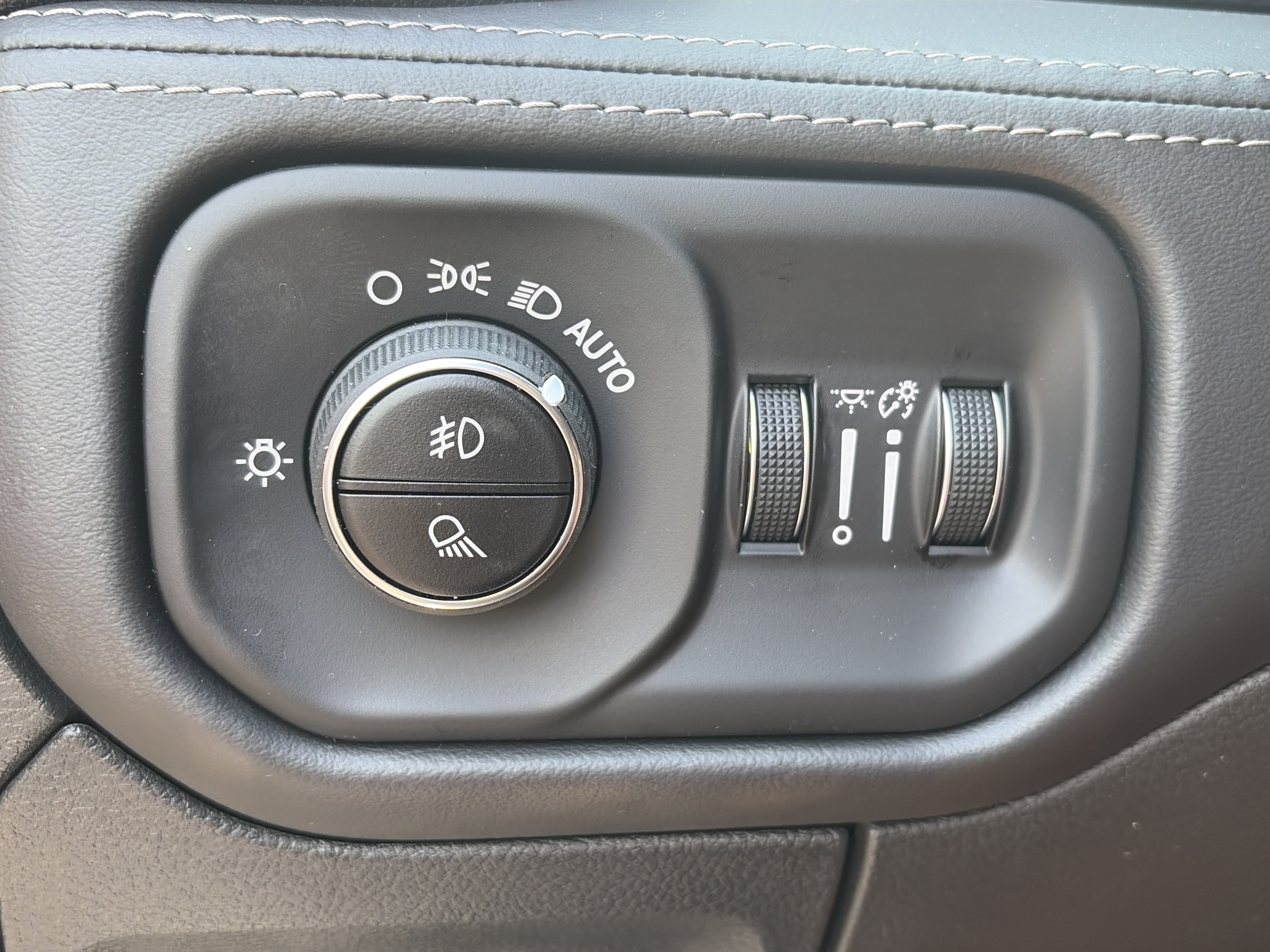 New 2026 RAM 1500 Limited AWD/4WD image 15