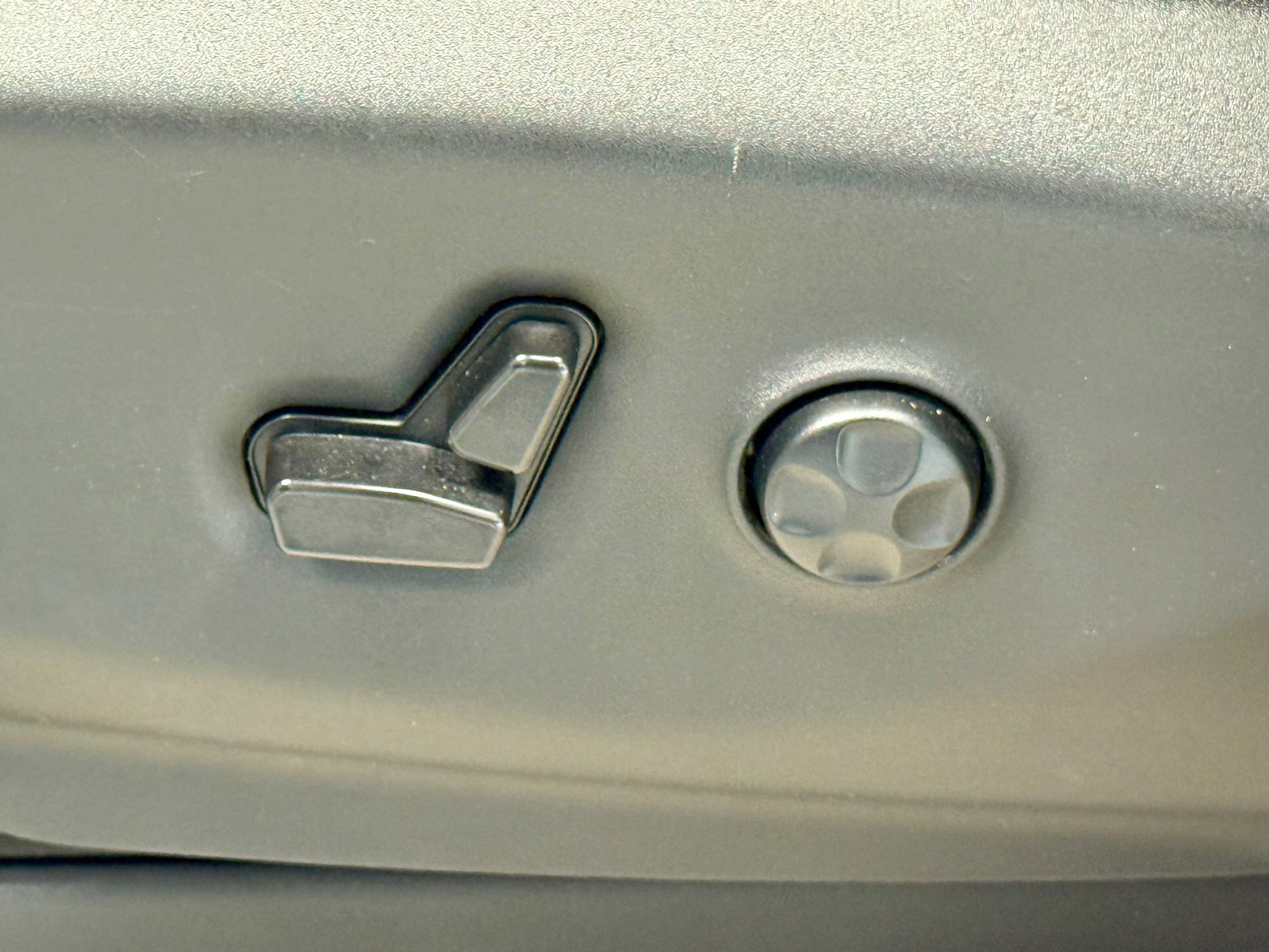 Certified 2023 Chrysler Voyager LX FWD image 20