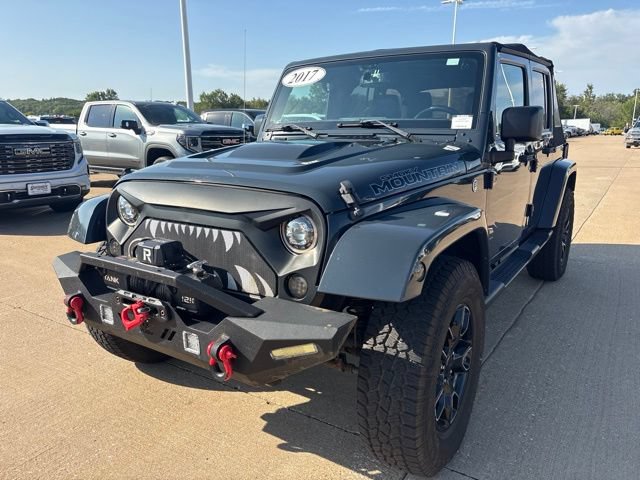 Used 2017 Jeep Wrangler Unlimited Sahara AWD/4WD image 8