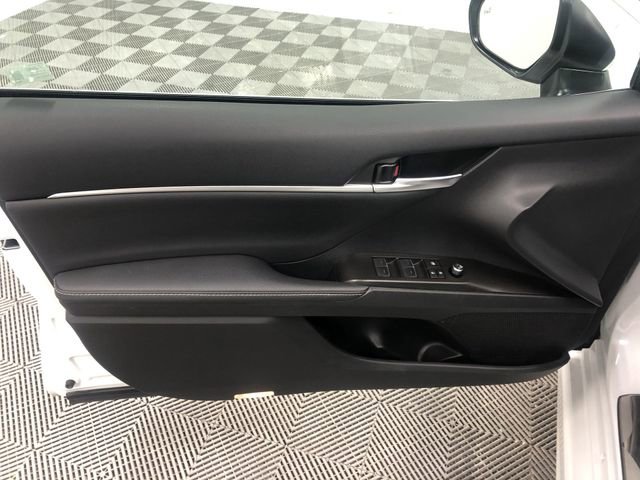 Used 2023 Toyota Camry XSE image 12