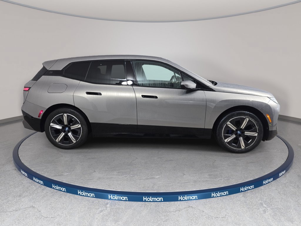 Certified 2024 BMW iX xDrive50 w/ Premium Package AWD/4WD image 4