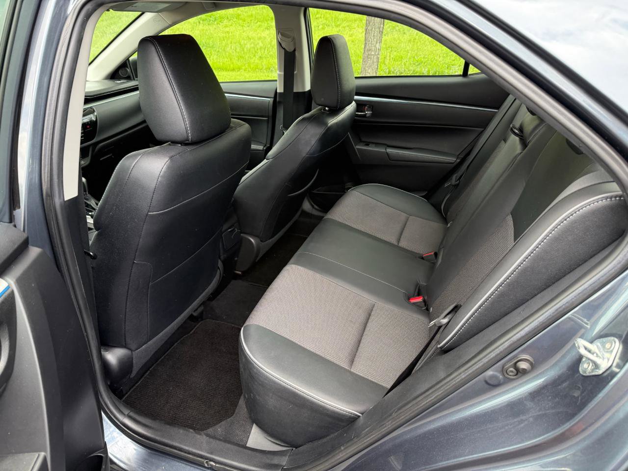 Used 2015 Toyota Corolla S image 12