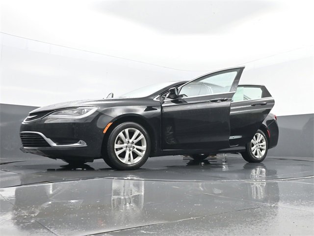 Used 2016 Chrysler 200 Limited image 31