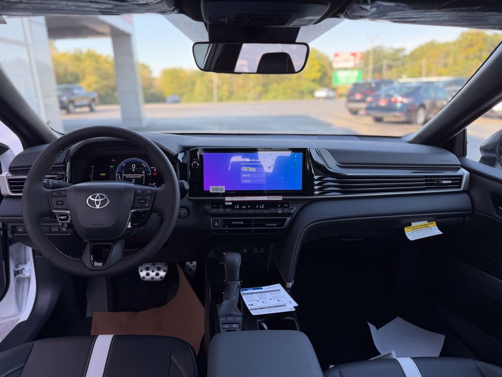 New 2026 Toyota Camry Hybrid AWD/4WD image 11