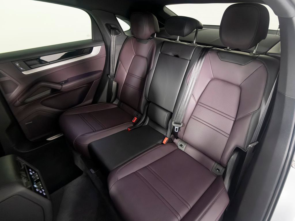 Certified 2026 Porsche Cayenne S AWD/4WD image 40