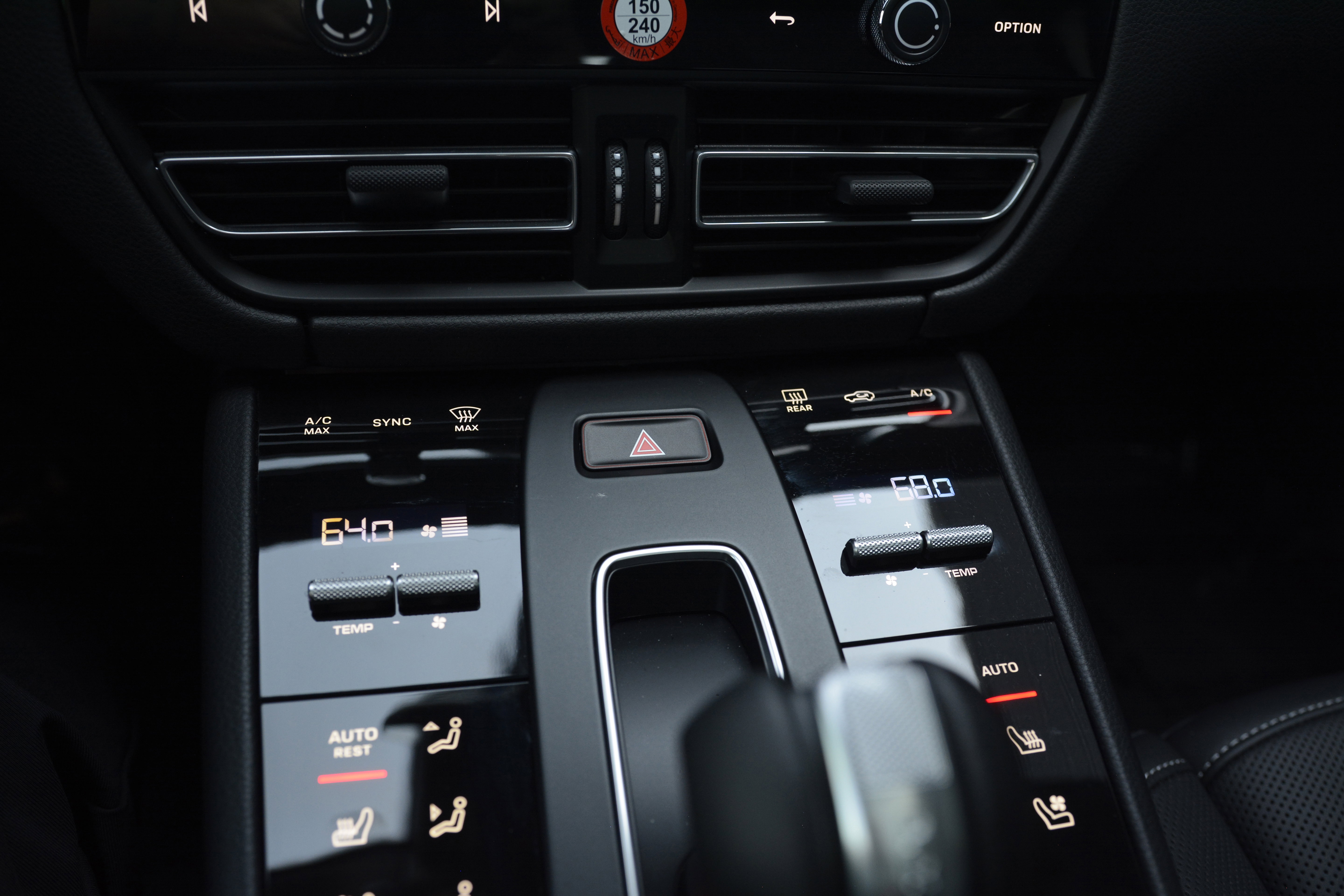 Certified 2026 Porsche Macan AWD/4WD image 22