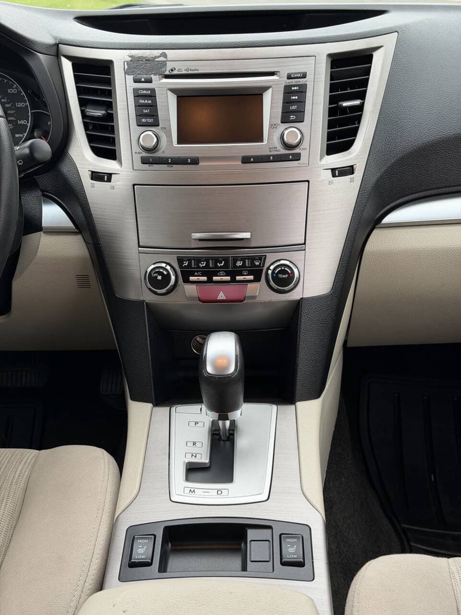 Used 2014 Subaru Outback 2.5i Premium AWD/4WD image 15